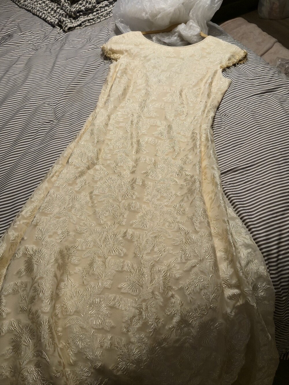 Carol Peretz Vintage Bridal Elegant Cream Lace A-Line Women's Dress